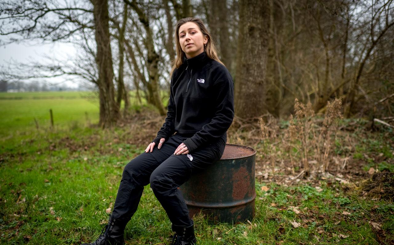 Oorlogsverslaggeefster Daphne Westdorp uit Bakkeveen vlak voor haar vertrek naar Oekraïne. Oorlogsverslaggeefster Daphne Westdorp uit Bakkeveen vlak voor haar vertrek naar Oekraïne.