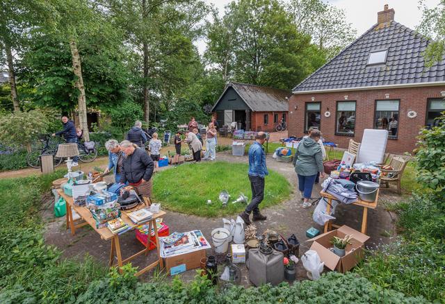 Goede opkomst bij Garage Sale in Donkerbroek