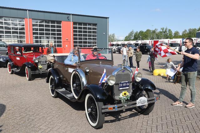 Tafelronde 129 uit Ooststellingwerf rijdt tour door Groningen voor goed doel