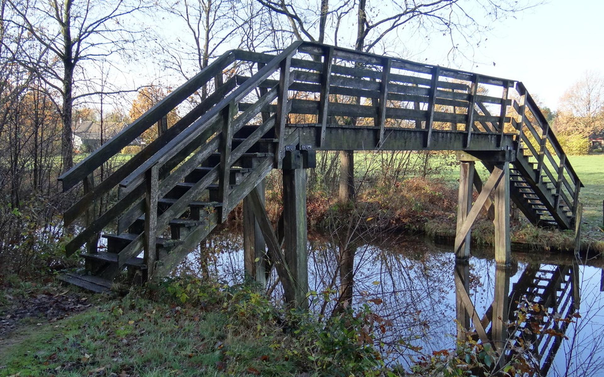 Wie renoveert bruggetje?