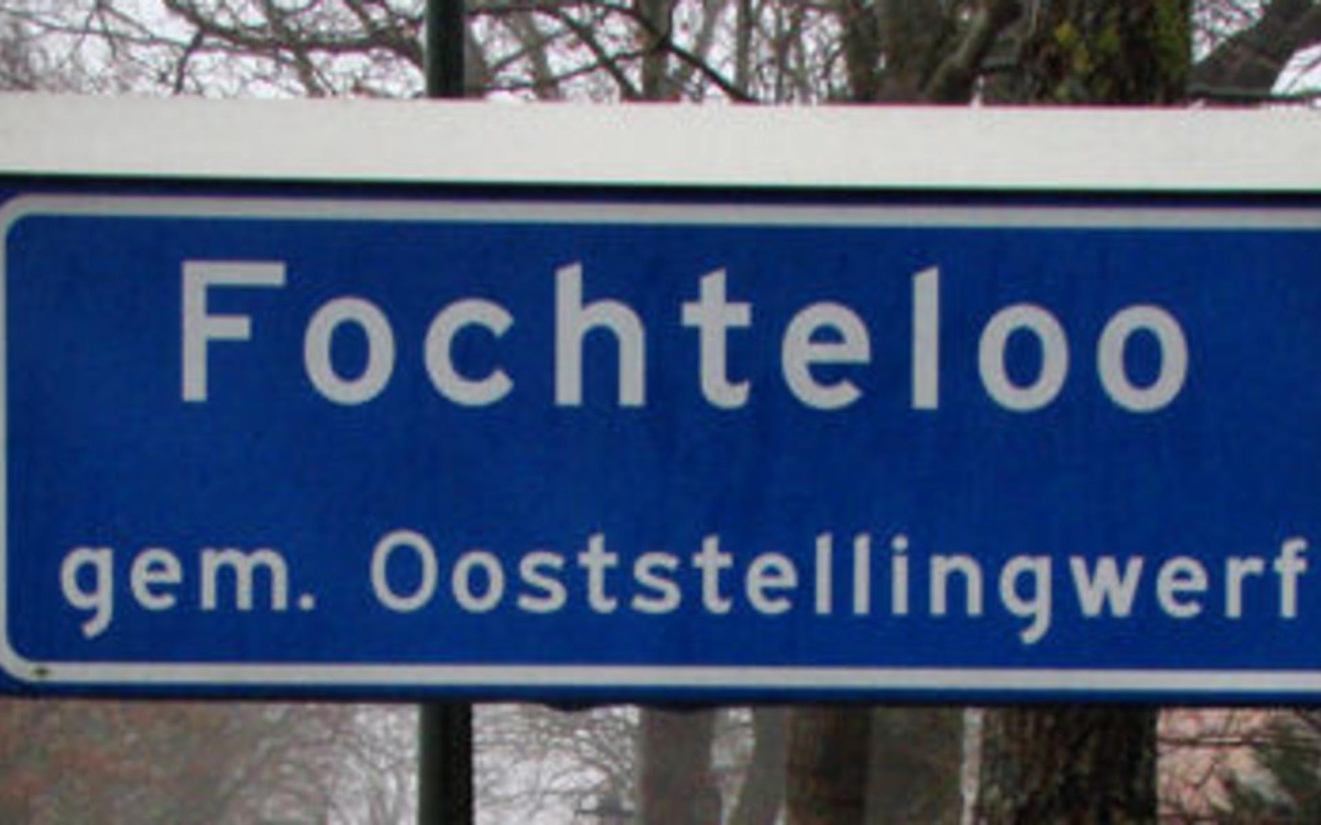 Dorpsbelang Fochteloo past tekst op wegwijzerbord aan - Nieuweooststellingwerver