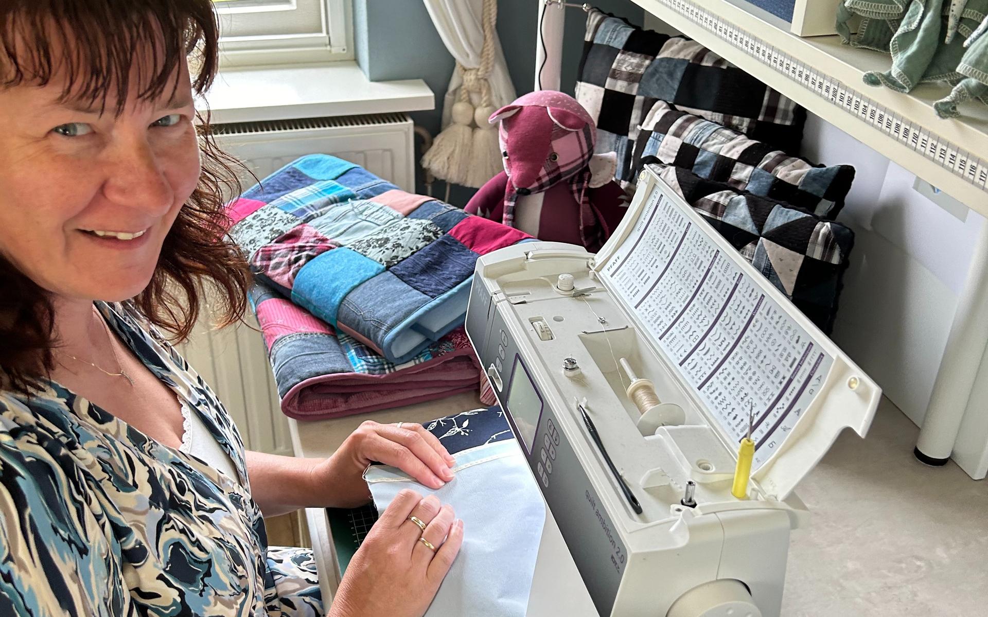 Judith uit Haulerwijk verandert kleding in tastbare herinneringen: ‘Het blijft een leven lang waarde