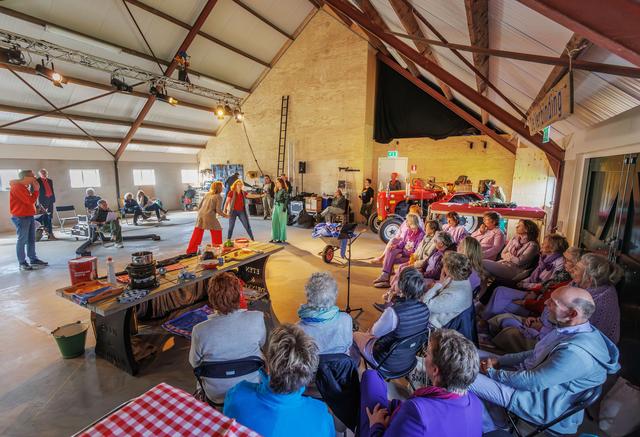 Nieuwe theatergroep Samar repeteert volop voor voorstellingen in Makkinga