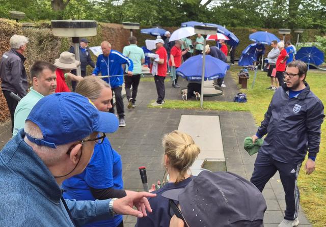 Minigolfers Appelscha eindigen als tweede op natte derde speeldag