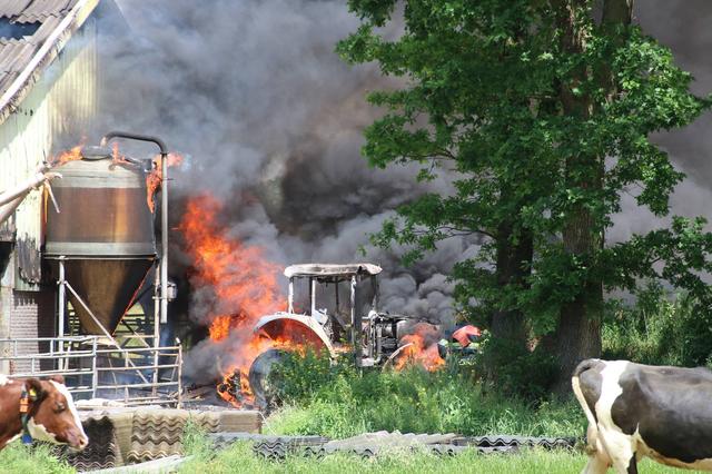 Brand in schuur boerderij bij Elsloo snel geblust