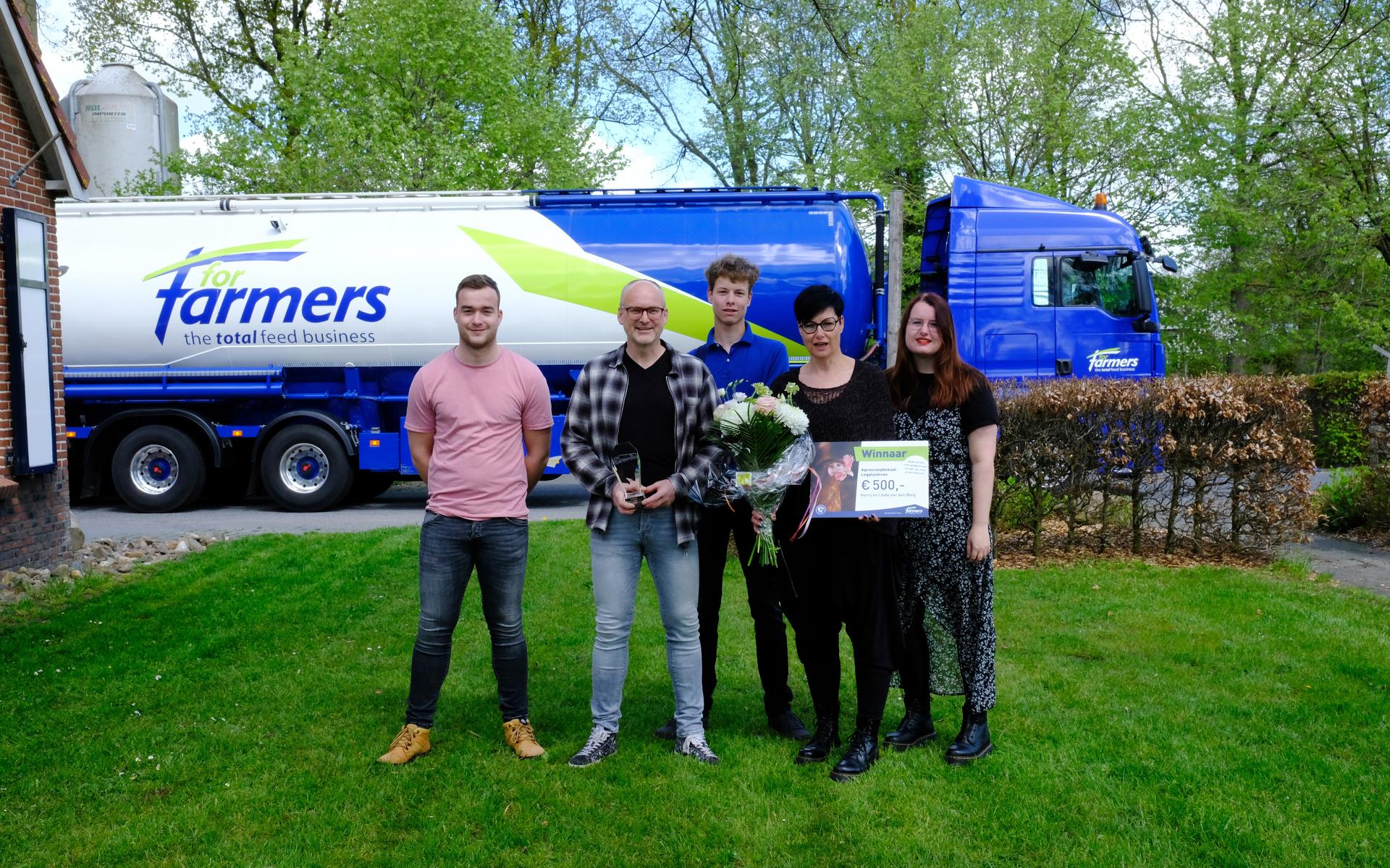 Familie Van den Berg wint Agroscoopbokaal; hoofdprijs voor prestaties agrarische ondernemers uit Els