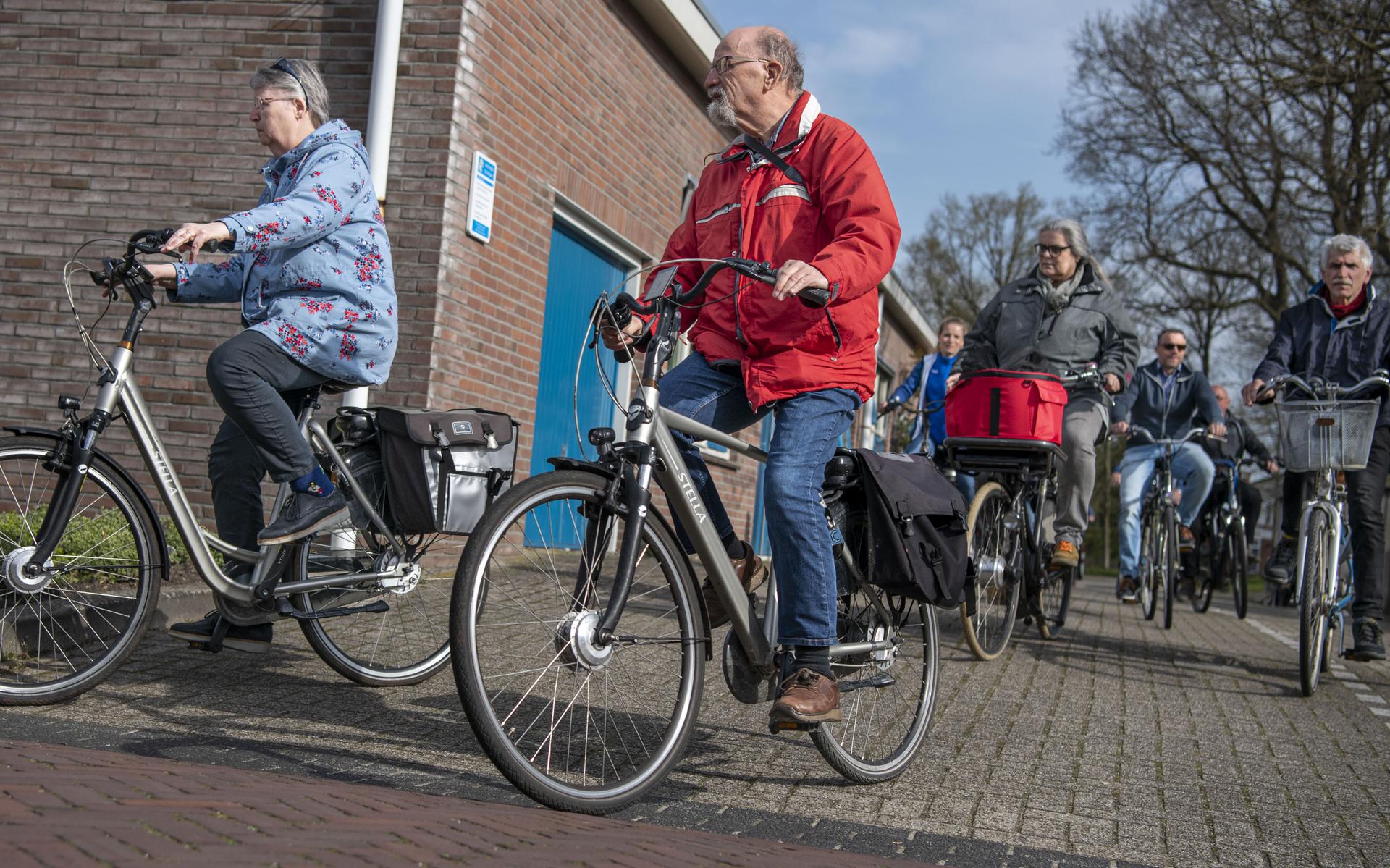 In Ooststellingwerf fietsen deelnemers een tocht van ongeveer 19 kilometer. 