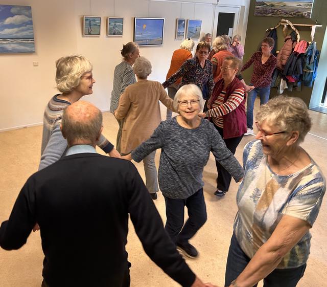 Nea ús Nocht: Volksdansen houdt traditie en verbinding levend in Appelscha