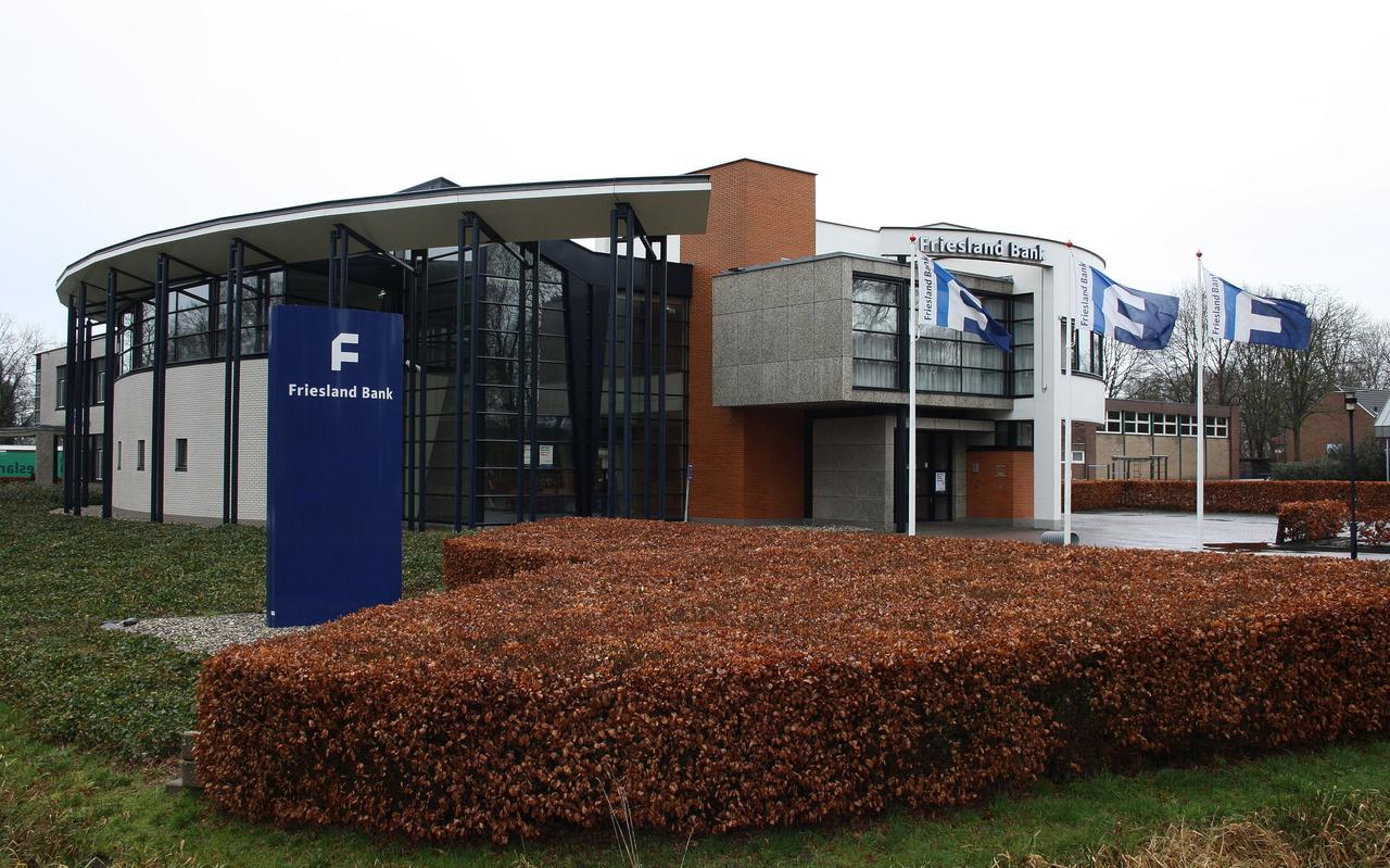 Friesland Bank, voorheen Bank Bercoop, verdween in 2013 uit Oldeberkoop. 