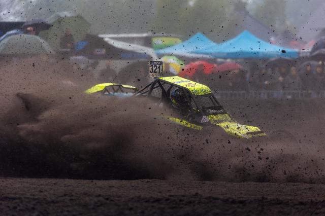 Autocross Makkinga trekt 2000 toeschouwers ondanks regen