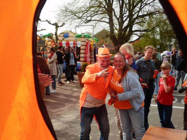 Elsloo kleurt oranje op Koningsdag