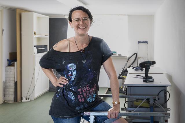 Beeldend kunstenaar Vanessa uit Langedijke na overlijden van haar partner: ‘het leven oppakken en vo