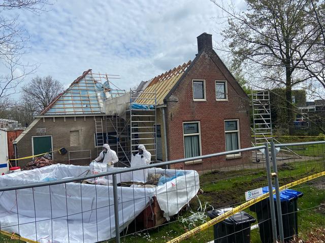 Tegenvaller: asbest onder dak van voorhuis De Miente in Oosterwolde