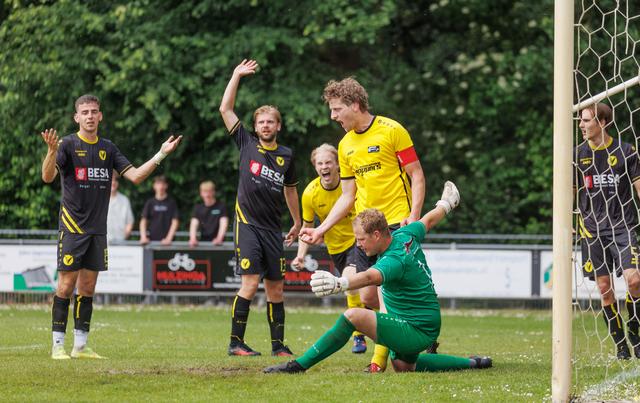 Sportclub Makkinga op rand van derde klasse. ‘Als wij promoveren, is dat een wonder’