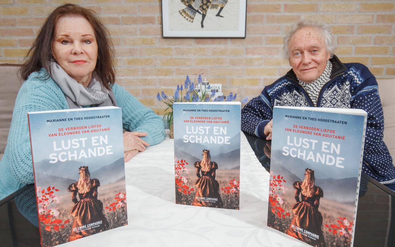 Schrijversechtpaar Marianne en Theo Hoogstraaten. 