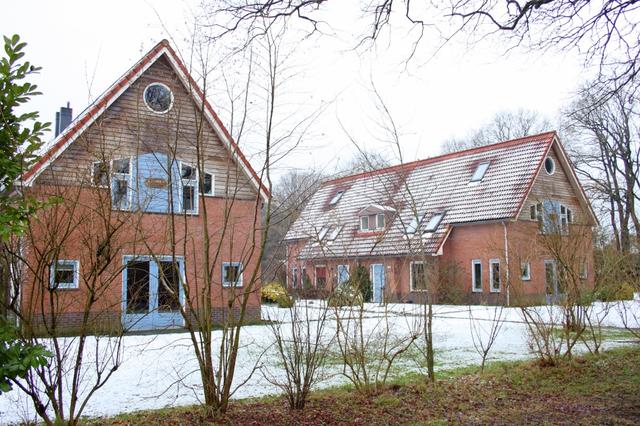 Stichting OlmenEs sluit woningen aan Boslaan in Appelscha