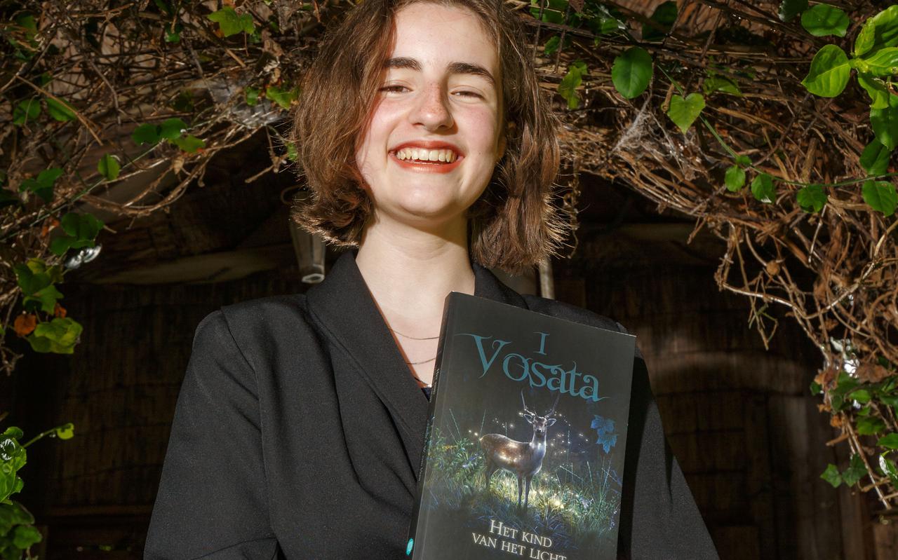In maart kwam haar tweede boek ‘Vosata 1. Kind van het licht’ uit.