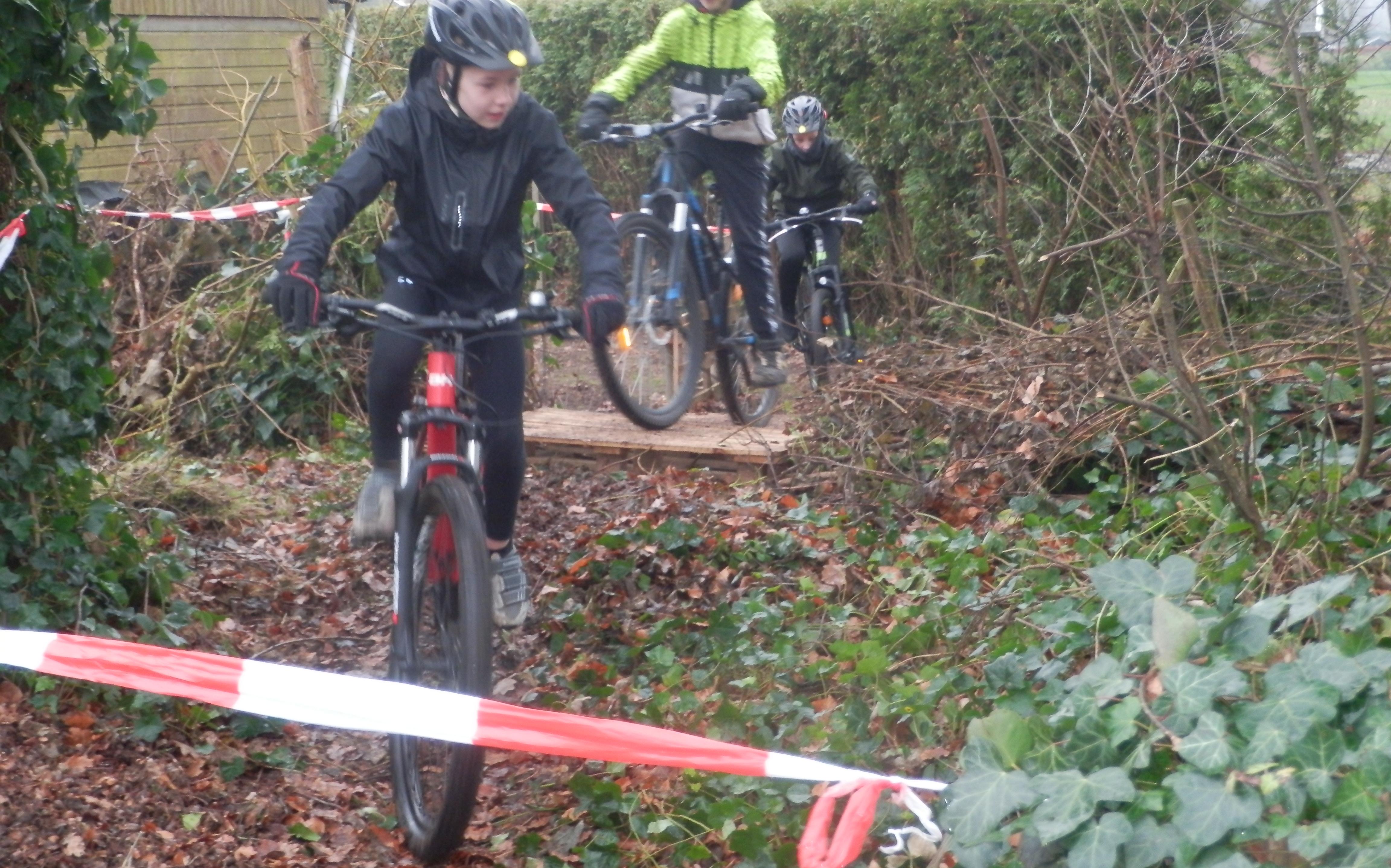 Tweede MTB-belevingstocht in Elsloo voert onder meer door boerenschuren en door loonbedrijf De Samen