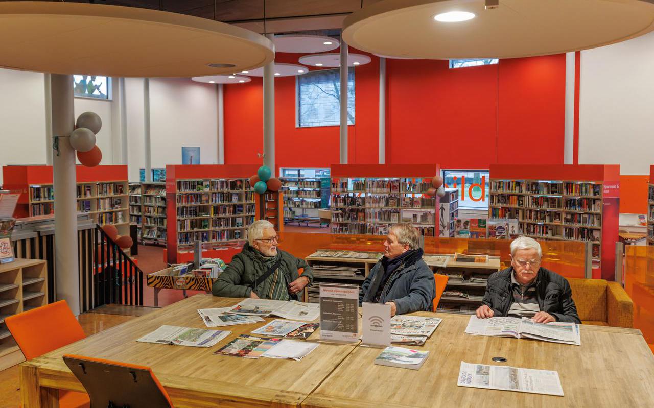 De bibliotheek in Oosterwolde als warmtekamer.