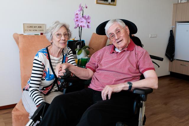 Ondanks kapot schip van stichting de Zonnebloem, tóch vakantie voor Ellen (80) en Hans (86) in Elslo
