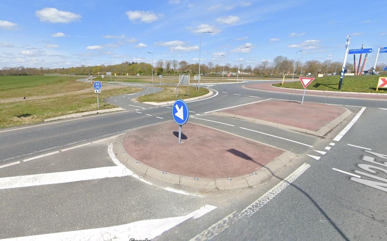 Het vervoerscentrum moet komen bij de afrit van de N381, ten zuidwesten van de kruising. Beeld Google Streetview Het vervoerscentrum moet komen bij de afrit van de N381, ten zuidwesten van de kruising. Beeld Google Streetview