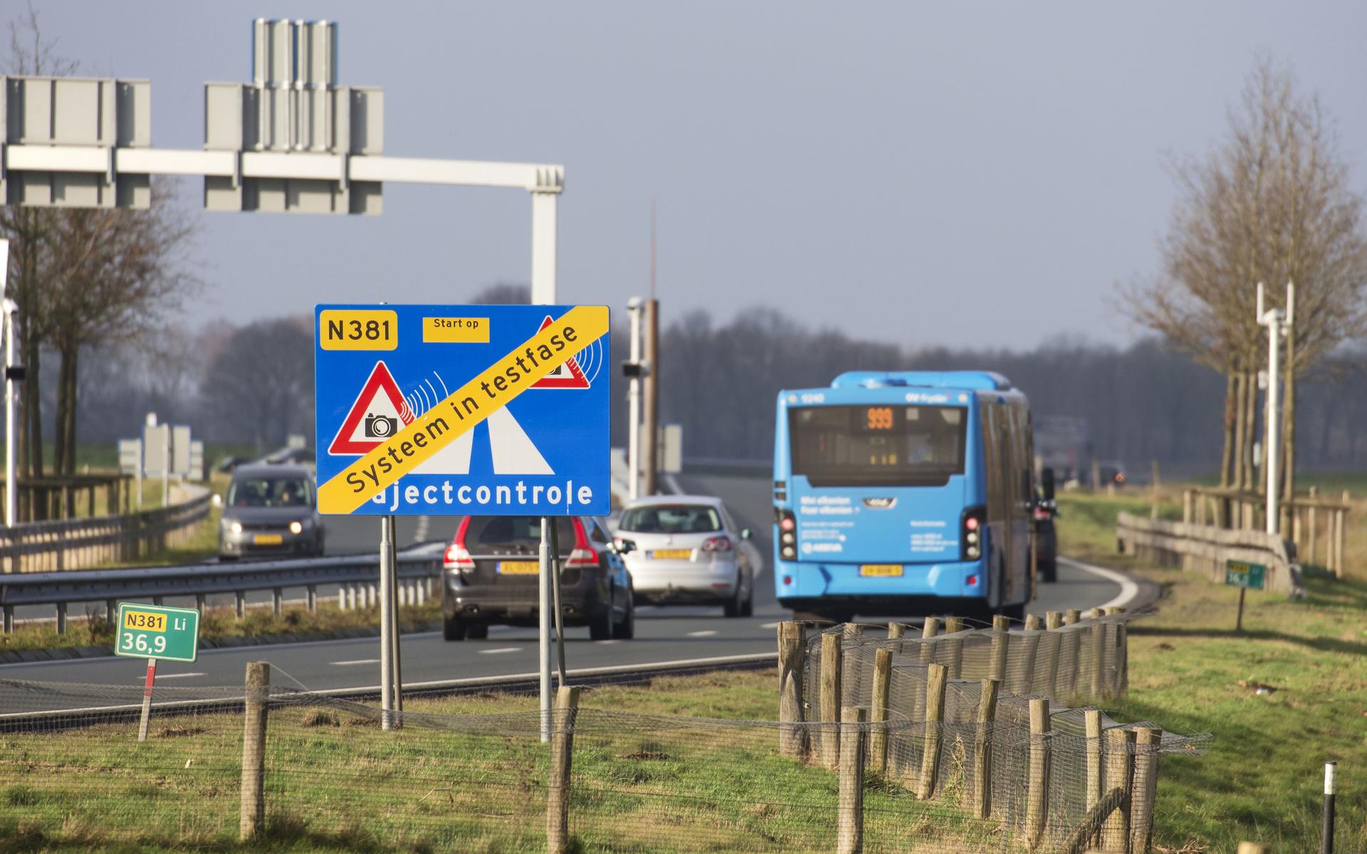 Bij de start van de trajectcontrole op de N381 werden borden geplaatst bij de opritten.