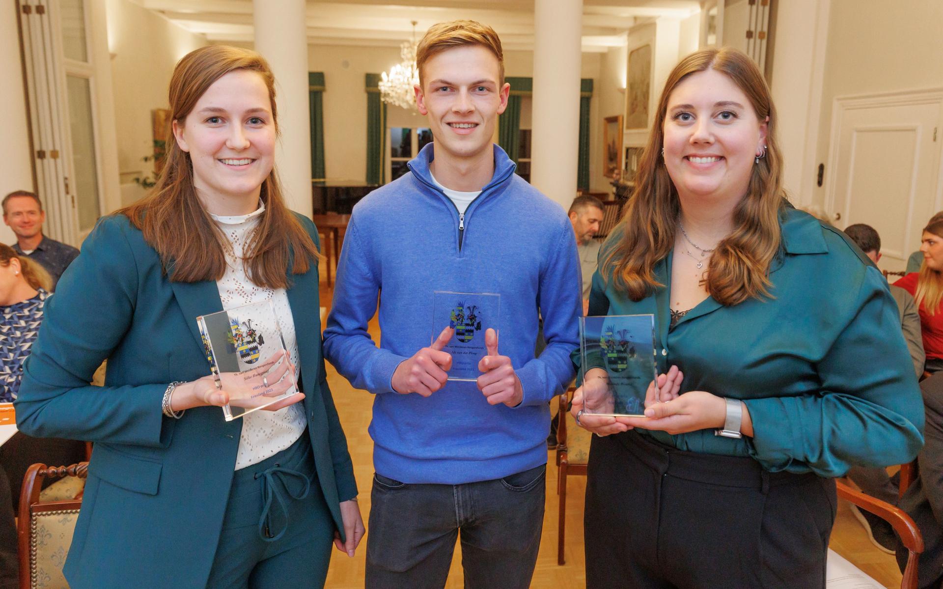 Marinde uit Oldeberkoop krijgt scriptieprijs van 500 euro van overleden baron: 'Geen enkele prijzens