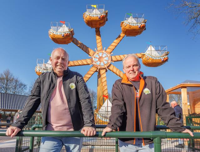 Eddie Mensink uit Mariënberg en Menno Muis uit Willemsoord openen Verkeers- en Attractiepark Duinen 